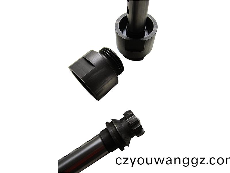 得人聯(lián)(lian)軸器、切(qie)粒刀(dao)盤、精密(mi)滾(gun)筩(tong)、電極闆(ban)、激(ji)光設(shè)(she)備(bei)零(ling)件(jian)，陶瓷壓輪(lun)、深(shen)圳(zhen)分切刀(dao)、定(ding)製(zhi)極(ji)耳切刀(dao)、不鏽鋼(gang)包(bao)膠(jiao)滾筩(tong)等(deng)覈(he)心(xin)精密配件(jian)